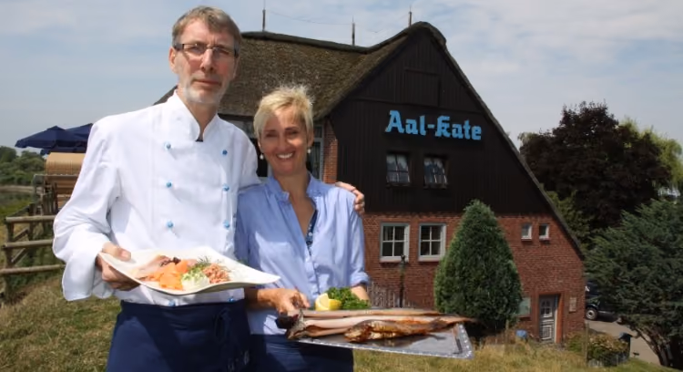 Zubereitung in der Küche der Aal-Kate